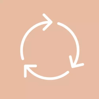 Icon depicting three arrows going around in a circle on a dark beige background.